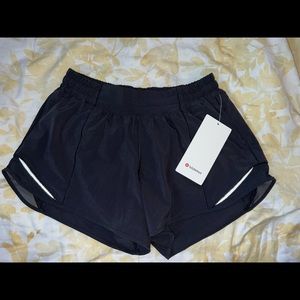 LULULEMON HOTTY HOT LR 4” LINED BLACK SHORTS